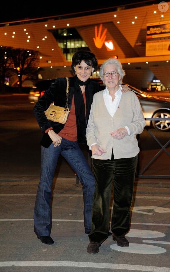 Inès de la Fressange et Francine Leca se sont mobilisées hier, jeudi 7 février 2013 à Paris, pour l'association Mécenat, chirurgie, cardiaque.