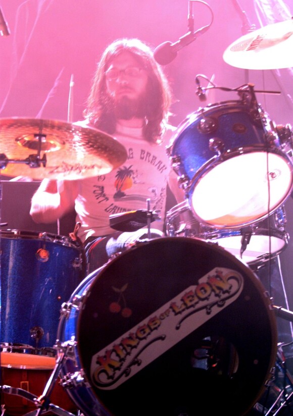 Nathan Followill du groupe Kings of Leon en 2003.