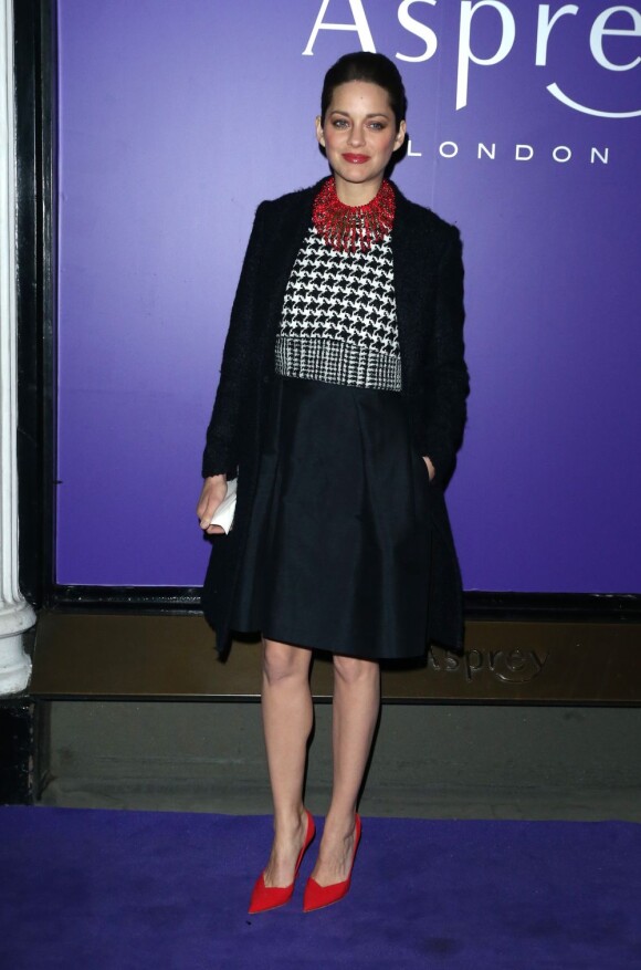 Marion Cotillard arrive à la soirée EE British Academy Film Awards (BAFTA). A Londres le 9 février 2013.