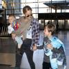 Kate Hudson, son fils Ryder, son fiancé Matthew Bellamy et leur fils Bingham, à l'aéroport de Los Angeles, le 9 février 2013.