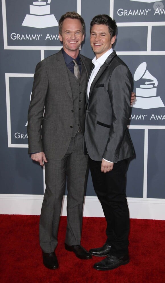 Neil Patrick Harris et son compagnon David Burtka à la 55e cérémonie des Grammy Awards à Los Angeles le 10 février 2013.