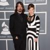 Dave Grohl et sa femme Jordyn Blum à la 55e cérémonie des Grammy Awards à Los Angeles le 10 février 2013.