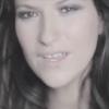 Laura Pausini, clip de Celeste, extrait d'Inedito. Un single choisi en novembre 2012 en raison de la grossesse de la chanteuse, qui a donné naissance le 8 février 2013 à une petite Paola.