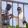 Kim Kardashian enceinte et son chéri Kanye West visitent Rio De Janeiro en compagnie de Will Smith, le 10 février 2013. Ils ont visité Vidigal une favela de la ville.