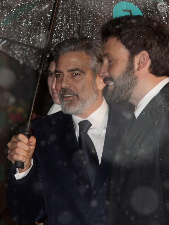 Ben Affleck, George Clooney lors de la cérémonie des BAFTA à Londres le 10 février 2013