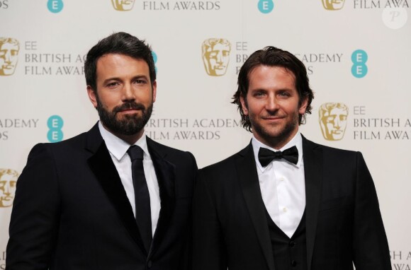 Ben Affleck et Bradley Cooper lors de la cérémonie des BAFTA à Londres le 10 février 2013