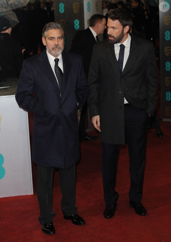 George Clooney, Ben Affleck lors de la cérémonie des BAFTA à Londres le 10 février 2013