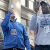 David Diehl, à gauche, au côté d'Ahmad Bradshaw, lors de la parade triomphale des New York Giants le 7 février 2012 après leur victoire au Super Bowl.