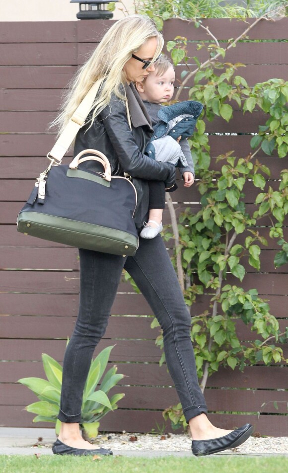 Exclu - Kimberly Stewart se rend chez des amis avec sa fille Delilah a Sherman Oaks, le 10 février 2013.