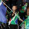 Oscar Pistorius, porte-drapeau de la délégation sud-africaine lors des Jeux paralympiques de Londres le 29 août 2012
