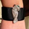 Kim Kardashian a reçu pour la Saint-Valentin un bracelet Panthère de Cartier d'une valeur de 30 900 euros. Kanye West, généreux, a fait une heureuse !