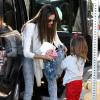 Le top Alessandra Ambrosio et sa fille Anja se baladent dans les rues de Los Angeles le 14 février 2013