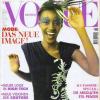 Kiara Kabukuru fait la couverture du Vogue allemand à la fin des années 90