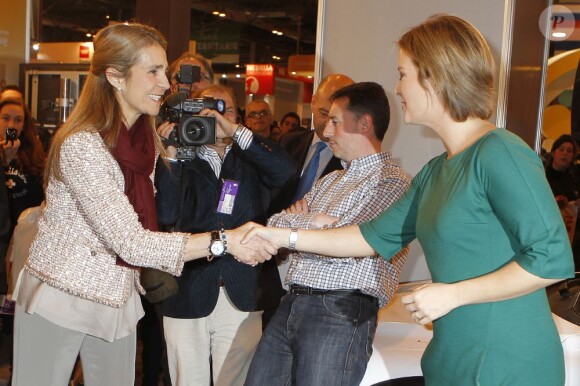 L'infante Elena d'Espagne lors de l'ouverture du 21e Salon international de l'Etudiant de Madrid (AULA), le 13 février 2013