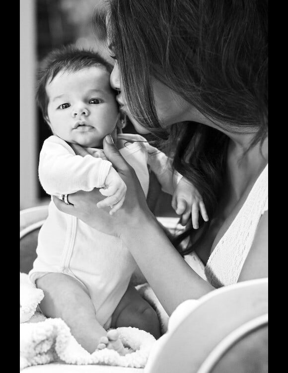Vanessa Lachey poste une photo d'elle avec son fils Camden, sur son site officiel, le 14 février 2013.