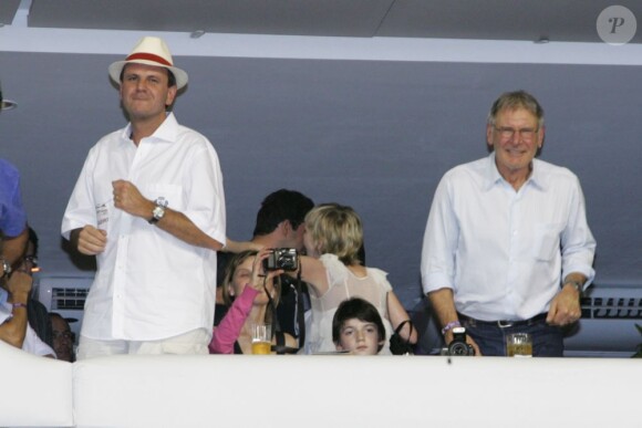 Harrison Ford et Calista Flockhart ont Rio dans la peau pendant la parade du carnaval de Rio De Janeiro, le 16 février 2013.