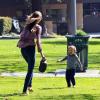 Miranda Kerr passe quelques heures complices avec son fils Flynn au Coldwater Canyon Park le 17 février 2013