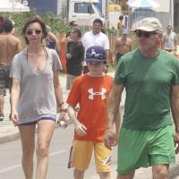 Harrison Ford et Calista Flockhart: Bain de soleil et de mer avec leur fils Liam