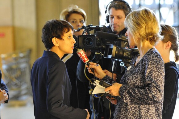 Najat Vallaud-Belkacem a répondu à l'invitation de la fondation K d'urgences qui réunissait de nombreux artistes et personnalités politiques afin de faire 10 propositions au gouvernement pour aider les familles monoparentales. La réunion a eu lieu au Conseil Économique Social et environnemental à Paris le 18 février 2013.