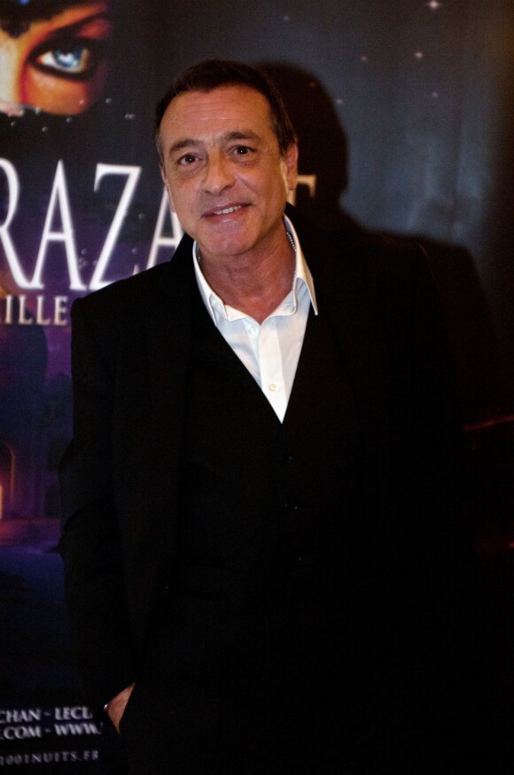 Félix Gray à la première de la comédie musicale Shéhérazade - Les Mille et Une Nuits aux Folies -Bergère à Paris, le 6 décembre 2011.