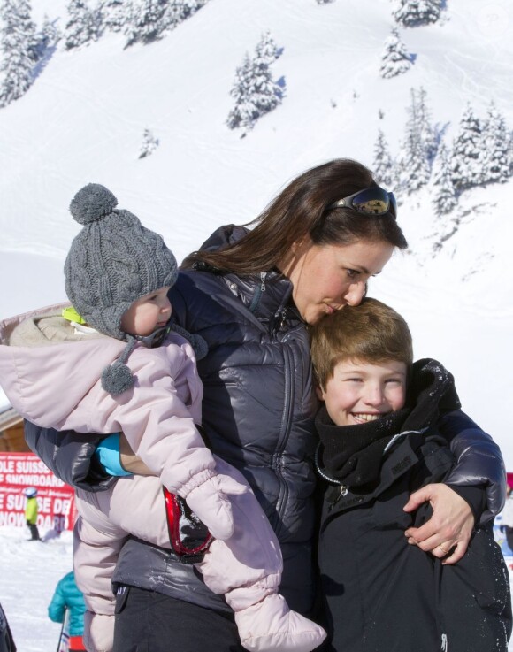 La princesse Marie et le prince Joachim de Danemark aux sports d'hiver avec leurs enfants, à Villars-sur-Ollon, le 13 février 2013.
