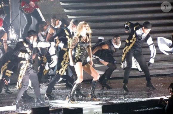 Taylor Swift sur la scène des Brit Awards 2013 à Londres, le 20 février 2013.
