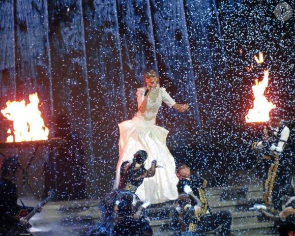 Taylor Swift sur la scène des Brit Awards 2013 à Londres, le 20 février 2013.
