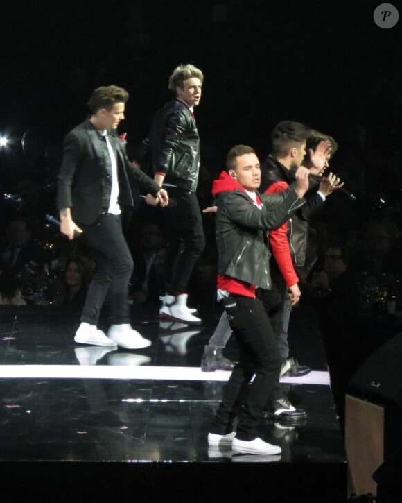 One Direction sur la scène des Brit Awards 2013 à Londres, le 20 février 2013.