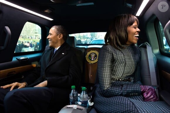 Voici des photos officielles sur les coulisses de l'investiture de Barack Obama et sur la vie à la Maison Blanche. On peut voir ici le couple présidentielle dans leur voiture avant l'investiture, le 21 janvier 2013 à Washington.