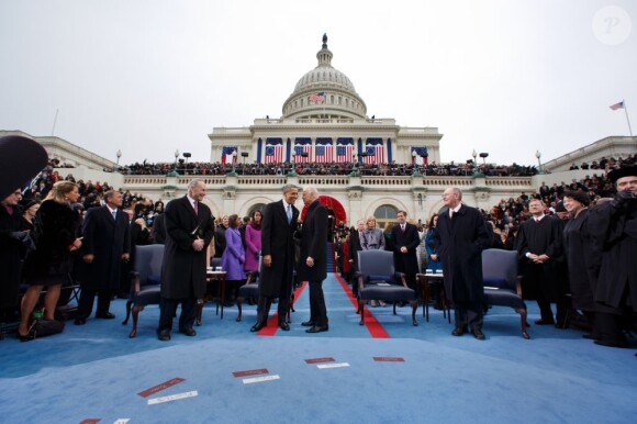 Voici des photos officielles sur les coulisses de l'investiture de Barack Obama et sur la vie à la Maison Blanche. Le président discute avec son vice-président Joe Biden au Capitole de Washington le 21 janvier 2013.