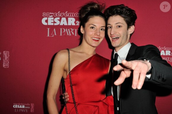 Pierre Niney et une amie lors de l'after des César 2013, "La Party", au club 79 à Paris, le 22 février 2013