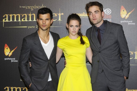Taylor Lautner, Kristen Stewart et Robert Pattinson à l'avant-première du film Twilight, Chapitre 5 : Révélation 2e partie, à Madrid, le 15 novembre 2012.