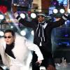MC Hammer et PSY dans leur mashup pour la soirée du Nouvel An 2013 de Ryan Seacrest, à New York.