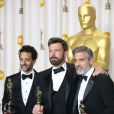 George Clooney, Grant Heslov, Ben Affleck, primé pour Argo, lors de la 85e cérémonie des Oscars à Los Angeles le 24 février 2013