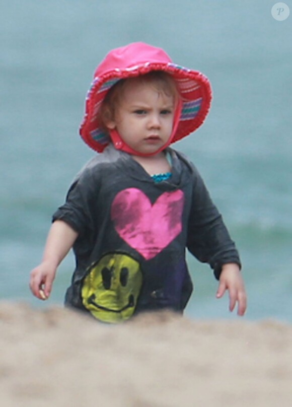 Pink et son mari Carey Hart ont passé la journée sur une plage de Miami avec leur fille Willow, le 25 février 2013. La petite fille était adorable avec son T-shirt smiley.