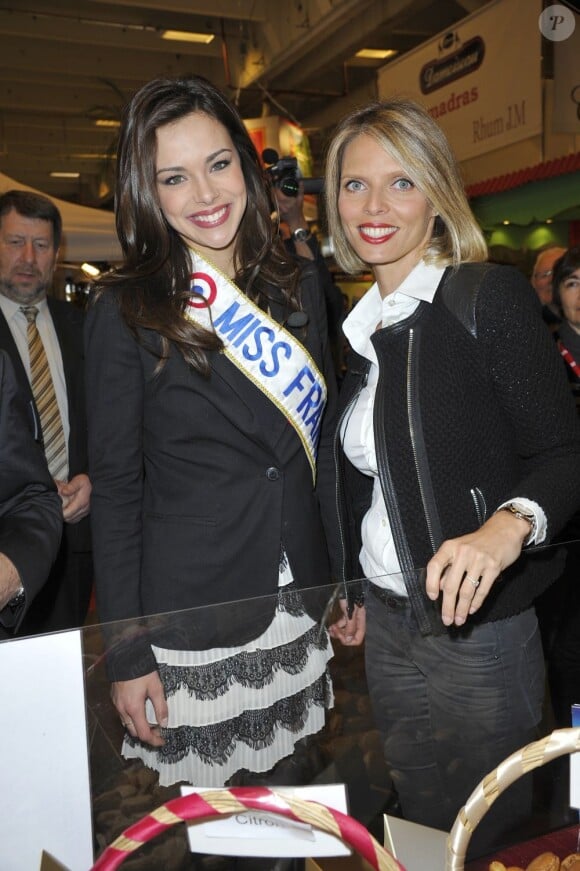 La très jolie Marine Lorphelin, Miss France 2013, et Sylvie Tellier au Salon de l'Agriculture pour la journée de la Bourgogne, le 27 février 2013 à Paris