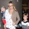 Kate Hudson et ses fils Ryder et Bingham arrivent à l'aéroport de Los Angeles, le 27 février 2013.