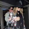 Fergie, enceinte, arrive à l'aéroport de Los Angeles. Le 1er mars 2013.