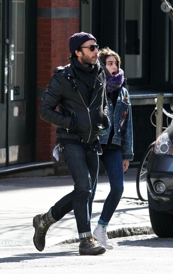 Lourdes et son père Carlos Leon, avec une amie, à Soho à New York, le 3 mars 2013.