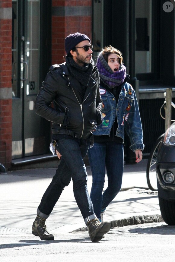 Lourdes et son père Carlos Leon, avec une amie, dans Soho à New York, le 3 mars 2013.