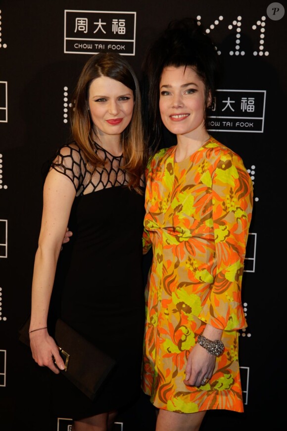 Elodie Frégé et Brisa Roche à la soirée K11 organisée au Pavillon Vendôme à Paris. Le 5 mars 2013.