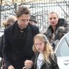 Kate Moss rentre à son hôtel après le défilé Louis Vuitton entourée de sa fille Lila et de son mari Jamie Hince. Paris, le 6 mars 2013