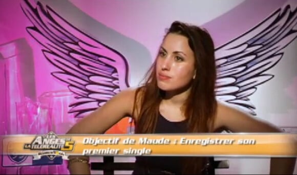 Maude dans Les Anges de la télé-réalité 5 le mercredi 6 mars 2013 sur NRJ 12