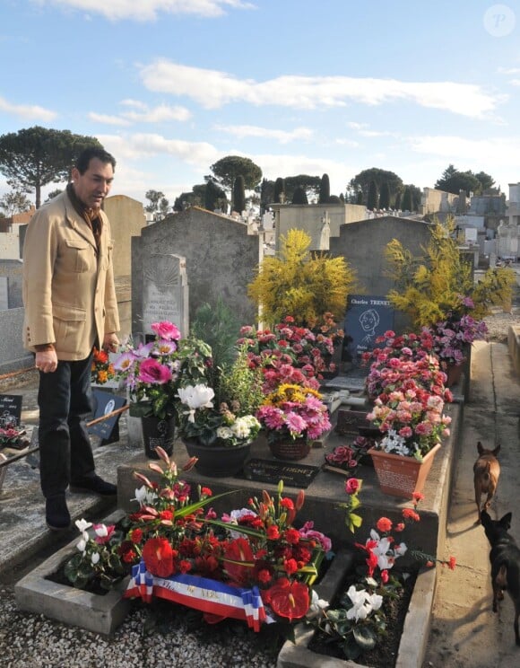 Georges El Assidi lors d'une cérémonie au cimetière de l'Ouest à Narbonne où repose Charles Trenet, le 19 fevrier 2012.