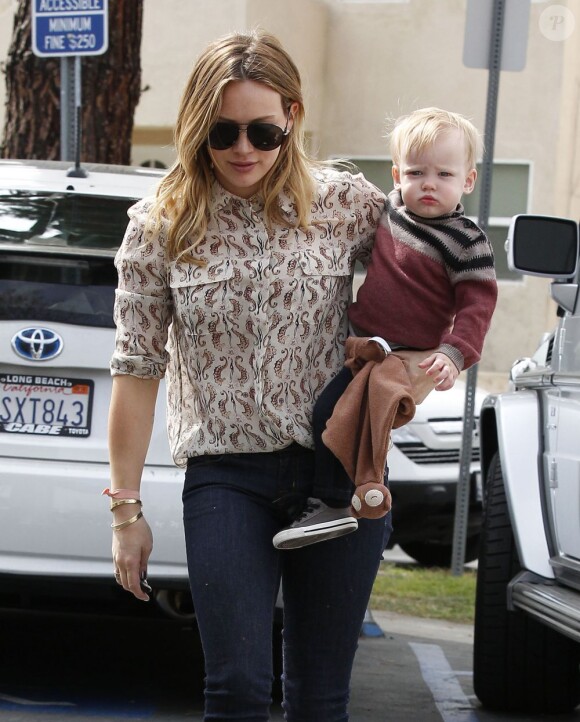 Hilary Duff emmène son fils Luca à l'école à Sherman Oaks, le 6 mars 2013.