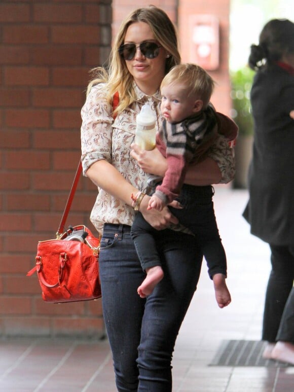 Hilary Duff emmène son fils Luca à l'école à Sherman Oaks, le 6 mars 2013.