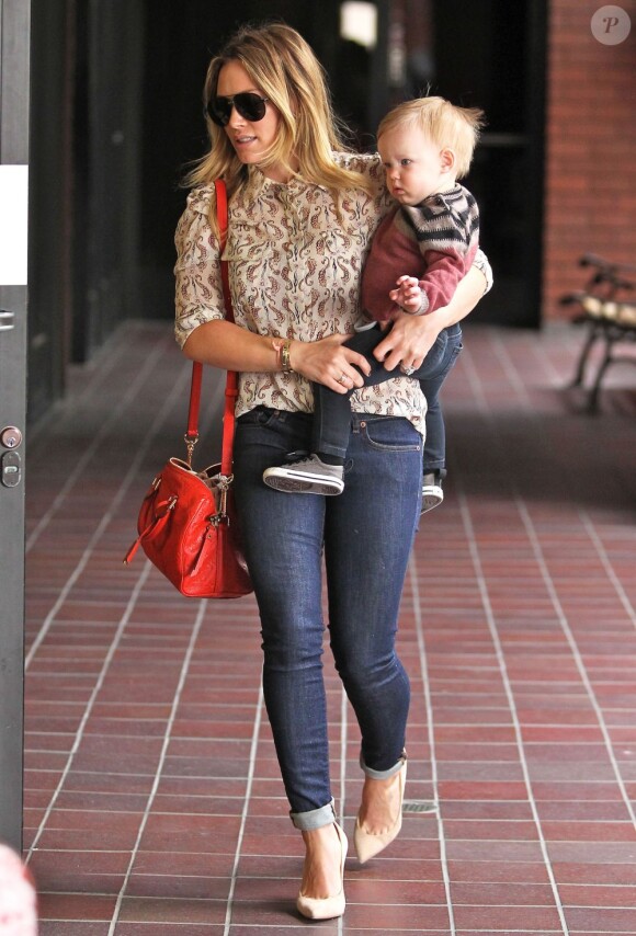 Hilary Duff emmène son fils Luca à l'école à Sherman Oaks, le 6 mars 2013.