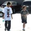 Exclusif - Journée entre frères pour Maddox et Pax, les enfants de Brad Pitt et Angelina Jolie. Ils sont allés au magasin "Sky High Sports" puis dans un restaurant vietnamien dans le quartier de Woodland Hills, à Los Angeles, le 9 mars 2013.