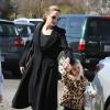 Exclusif - Angelina Jolie avec sa fille Vivienne au musée d'Histoire Naturelle pour la Saint-Valentin à Los Angeles le 14 février 2013.