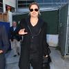 Brad Pitt arrive à l'aéroport de Los Angeles, le 10 mars 2013.